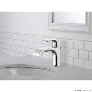 Modern Single-Hole Bathroom Faucet with Chrome Finish - Delta 563LF Kitano