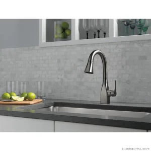 Delta Mateo Black Stainless Pull-Down Kitchen Faucet with Sprayer 9983-KS-DST