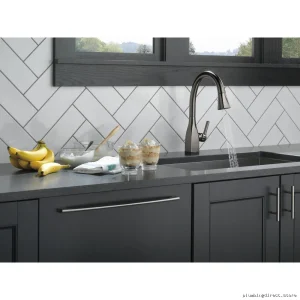 Delta Matte Black Pull-Down Kitchen Faucet with Touch Spray 9183T-KS-DST