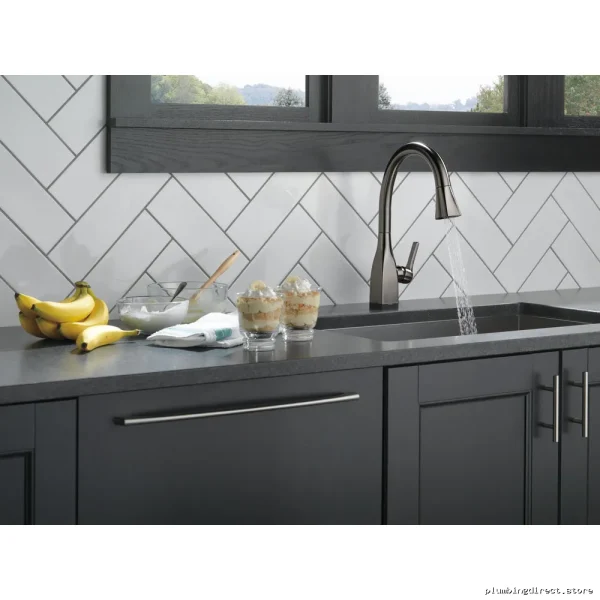 Delta Matte Black Pull-Down Kitchen Faucet with Touch Spray 9183T-KS-DST