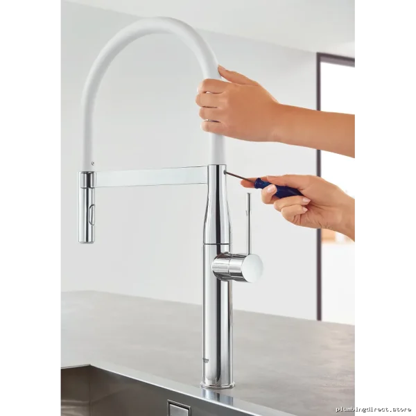 Grohe Professional Chrome Kitchen Faucet with Flexible Spray - Image 3