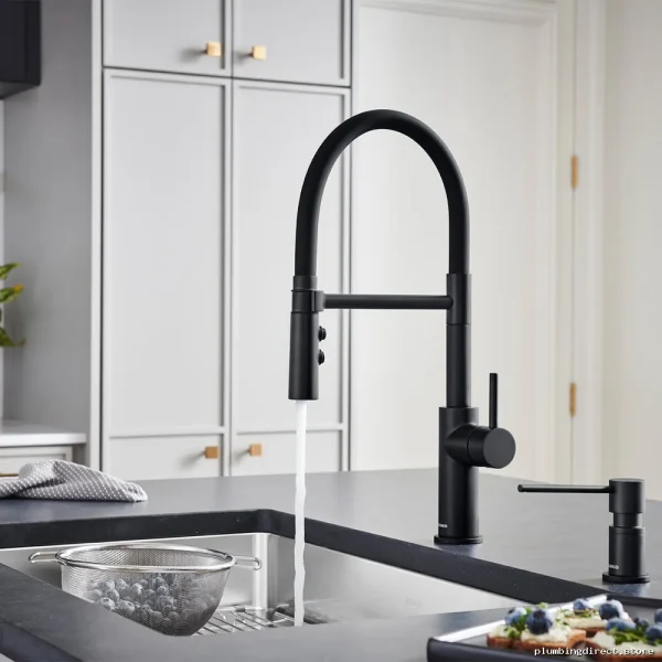 Professional Kitchen Faucet with Pull-Down Spray & Rubber Hose - Matte Black | Catris Flexo - Image 3